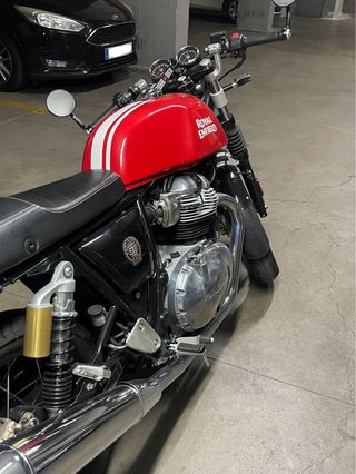 Royal Enfield Continental GT 650 roja