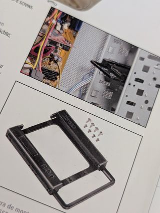 Adaptador montaje SSD (2.5") en bahía HDD (3.5")