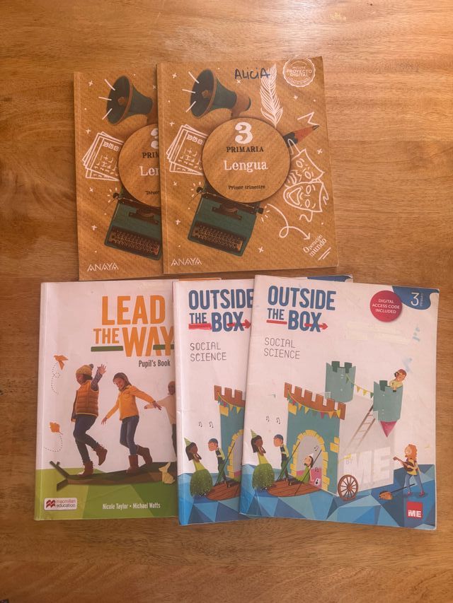 Libros 3 de primaria ( San José Valaldolid)