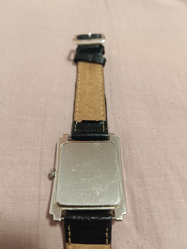 Reloj Seiko - Cuadrado - Piel
