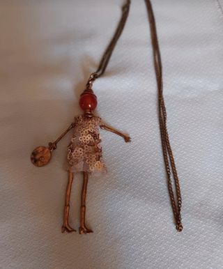 Colgante Muñeca Dorado | Rojo