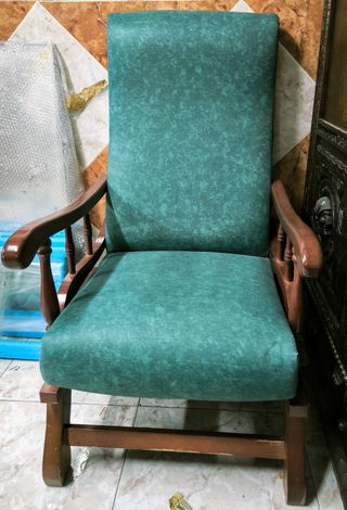 2 Sillones mecedora tapizados