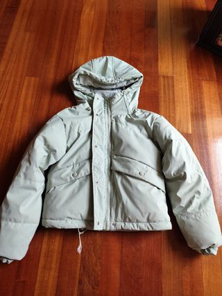 Cazadora verde acolchada impermeable corta