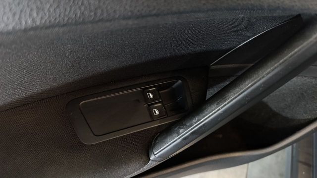 Volkswagen Golf 1.6 TDI 105cv BlueMotion Nacional - 199.000Km