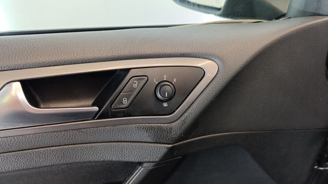 Volkswagen Golf 1.6 TDI 105cv BlueMotion Nacional - 199.000Km