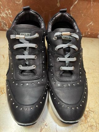 Zapatillas negras Pikolinos
