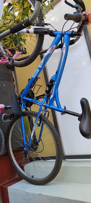 Bicicleta montaña azul FS Geometry doble suspensió