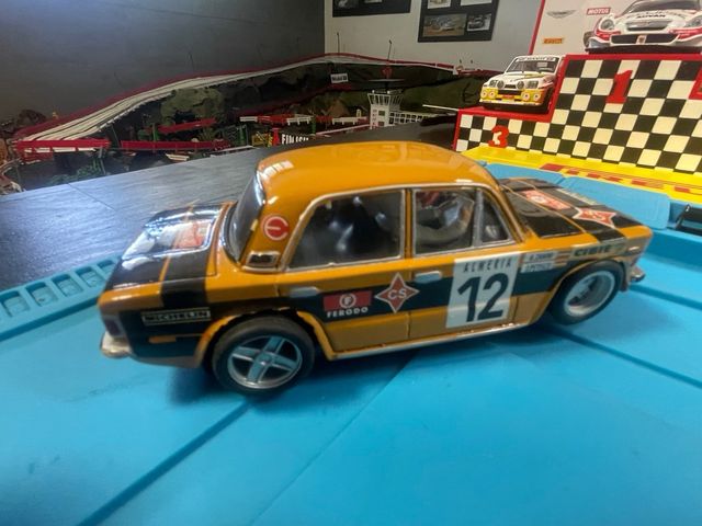 Coche Scalextric Seat 1430 marca Team Slot