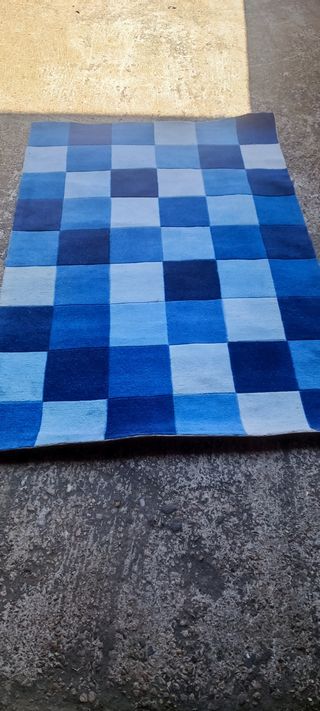 Alfombra azul  de 120x180 cm