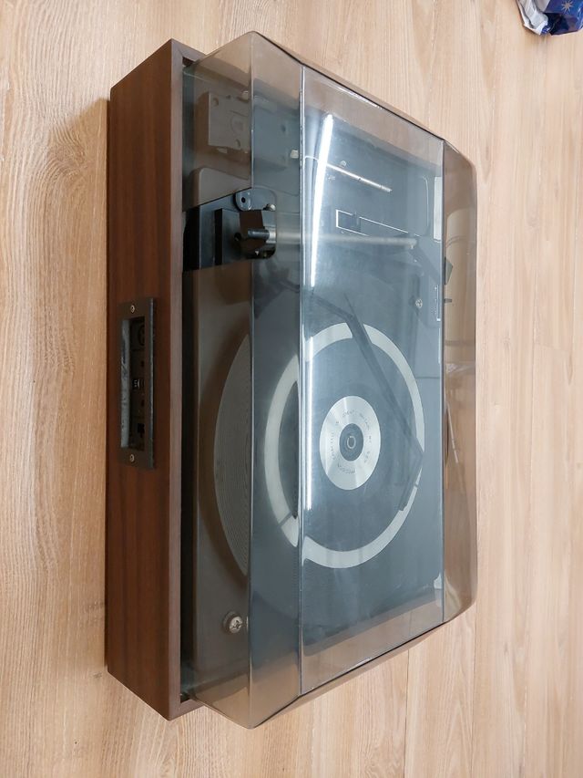 Tocadiscos Faro 720 antiguo