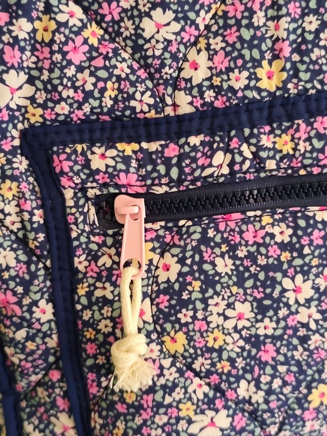 Mochila acolchada flores