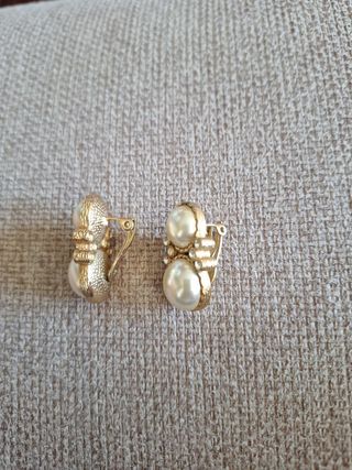 Pendientes perlas y cristales dorados  baño de oro