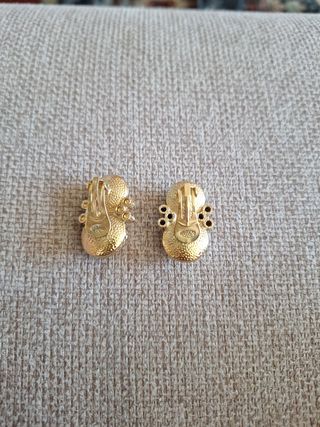 Pendientes perlas y cristales dorados  baño de oro