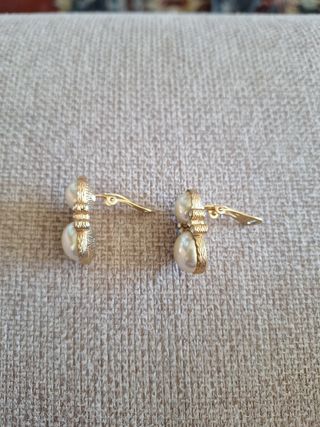 Pendientes perlas y cristales dorados  baño de oro
