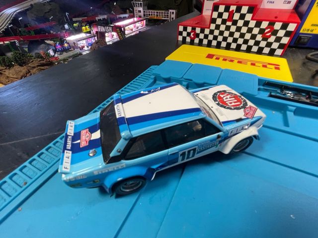 Coche Scalextric Fiat 131 marca Scalextric