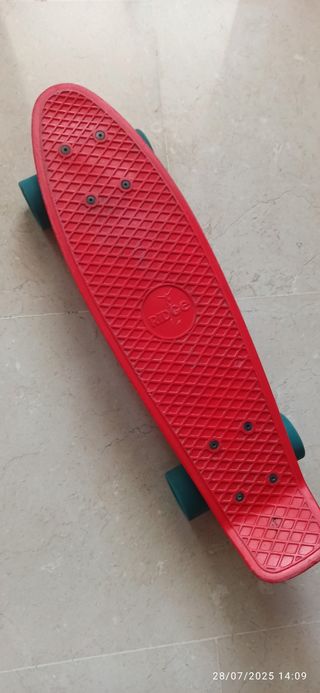 Monopatín Ridge rojo. De tienda profesional 