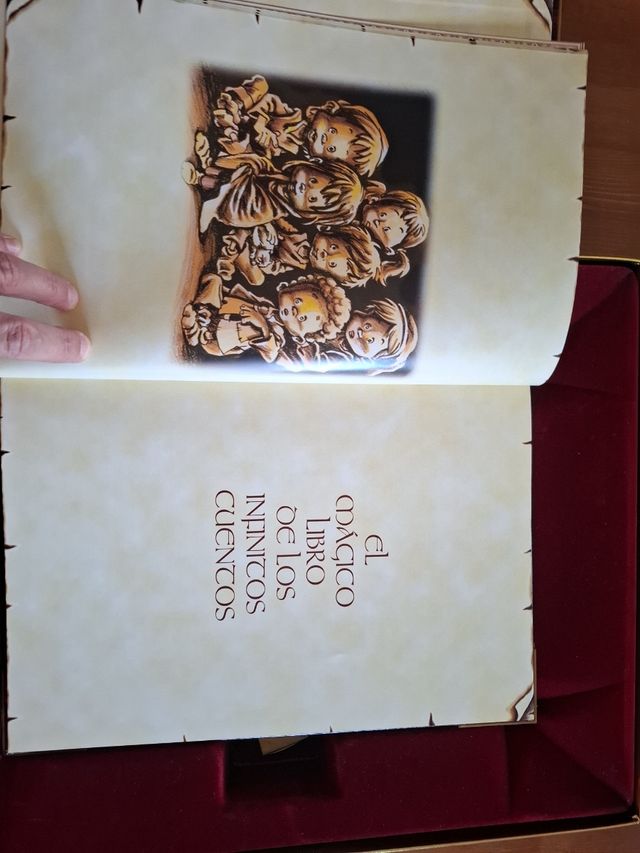 El mágico libro de los infinitos cuentos