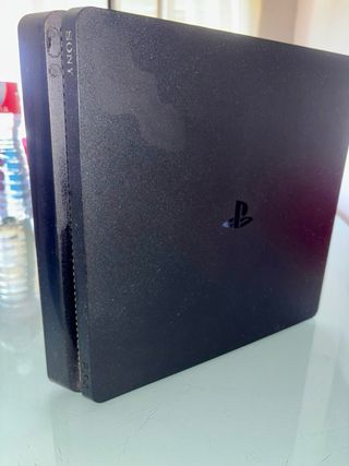 PS4 Slim 500GB - PlayStation 4