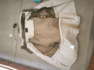 Chaqueta ligera beige. Para niños de 10 años 
