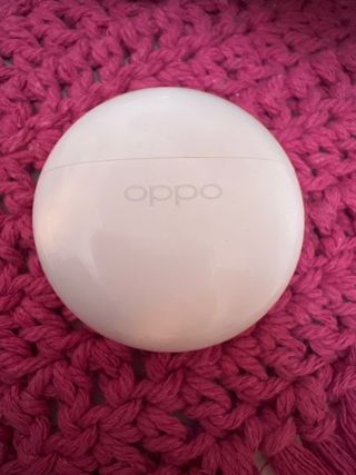 Auriculares Oppo blancos