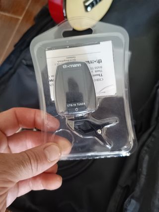 Kit musical: guitarra, micrófono y altavoz