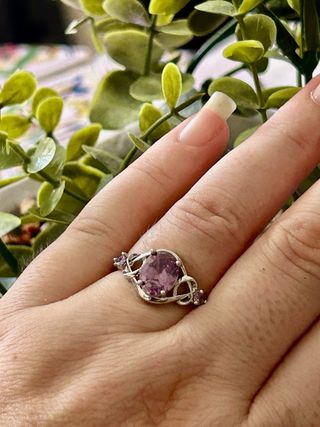 Anillo circonitas moradas chapado plata