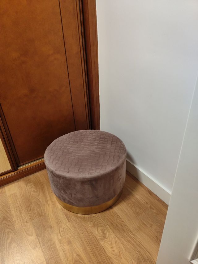 Puff terciopelo marrón dorado