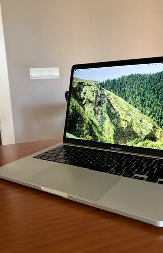 MacBook Pro 13" 2020 - i5, 16GB, 500GB SSD