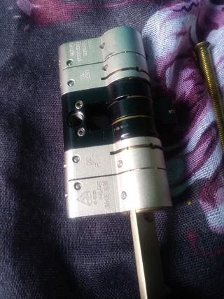 Cerradura Tesa TK100 + Linterna De regalo 