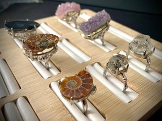 Anillos de Minerales en Bruto en Plata