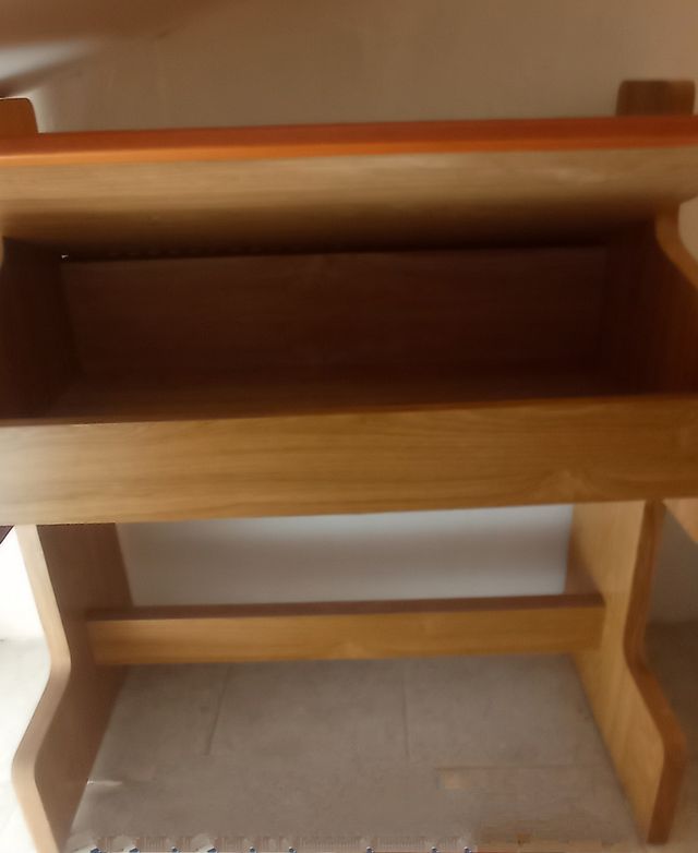 Escritorio madera marrón