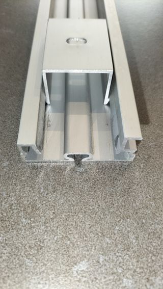 FIXACIONS DE PERFILS D'ALUMINI