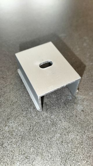 FIXACIONS DE PERFILS D'ALUMINI