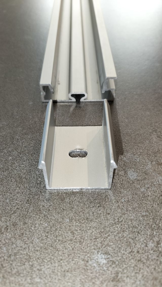 FIXACIONS DE PERFILS D'ALUMINI