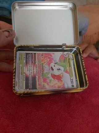 Caja Pokémon: 90 cartas