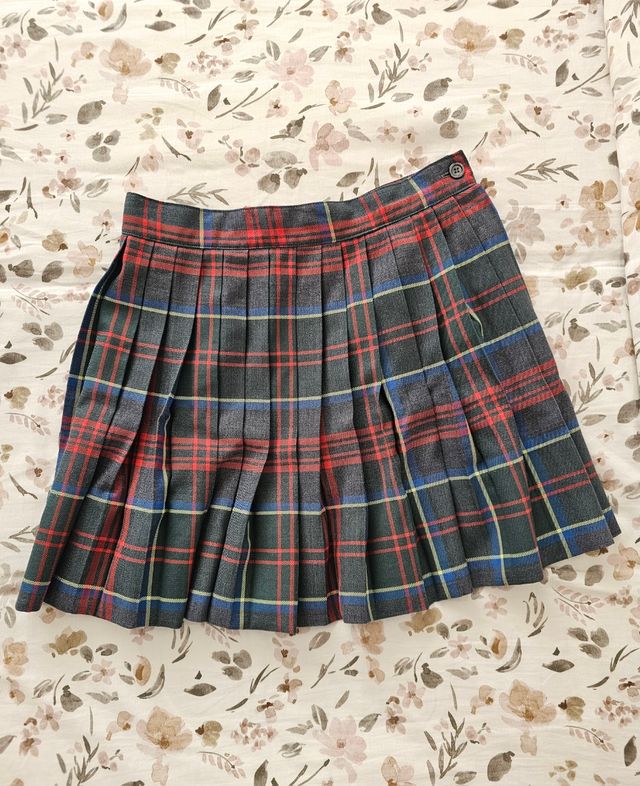 Uniforme Colegio Jesuitinas niña 10 años