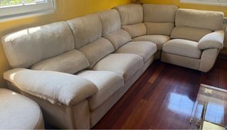 Sofá rinconera con chaise longue adaptable y puf 