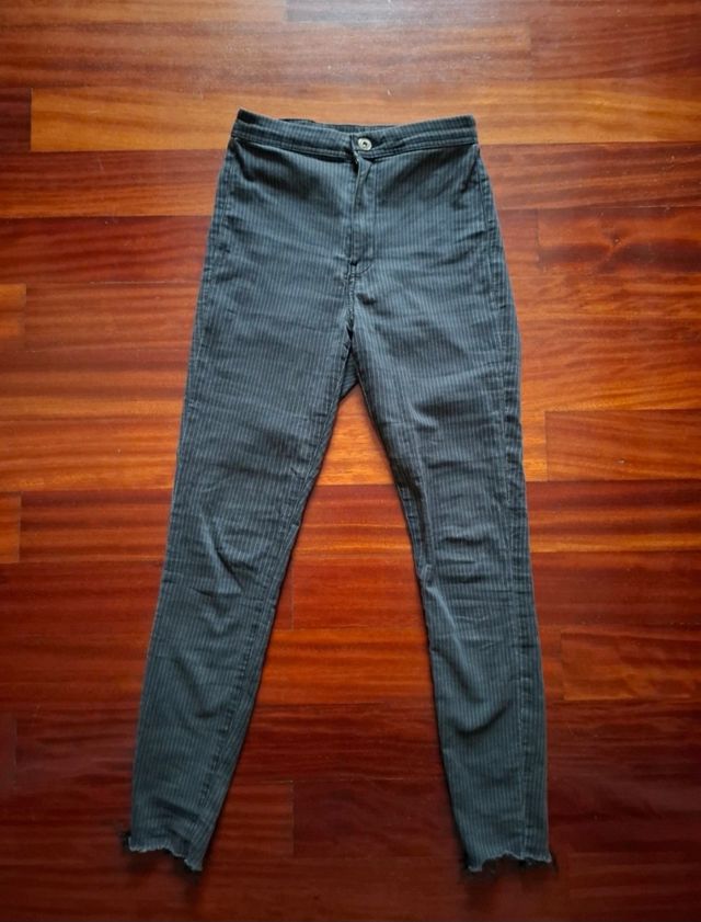 Pantalones negros rayas finas