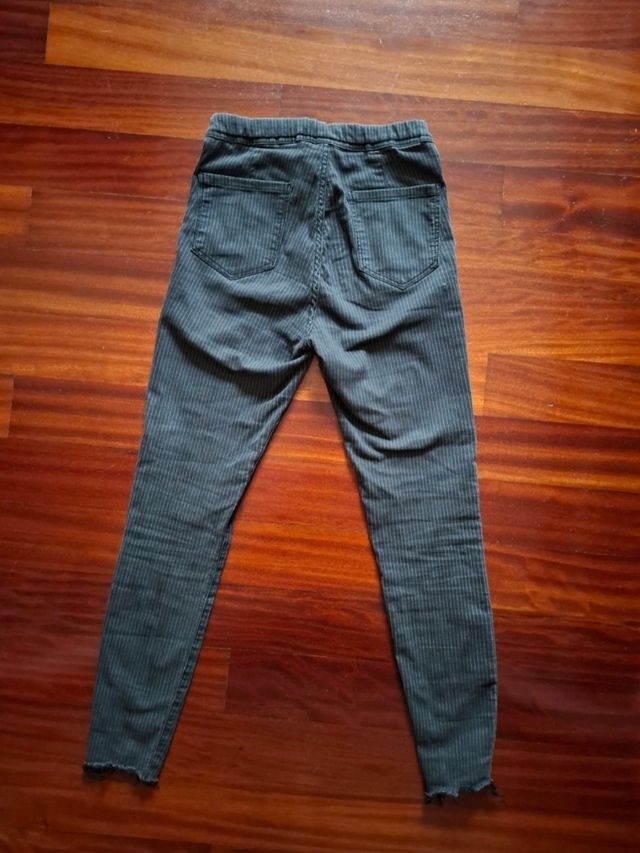 Pantalones negros rayas finas