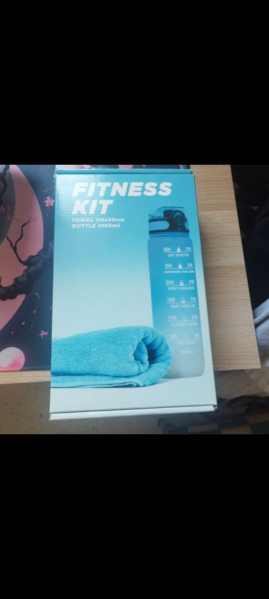 Kit Fitness: Garrafa 1L+Toalha