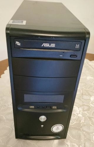 PC fisso Asus - Torre nera