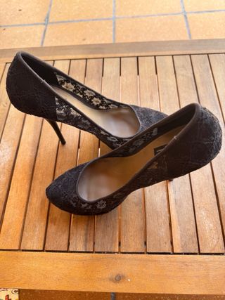 Zapatos tacón negros encaje