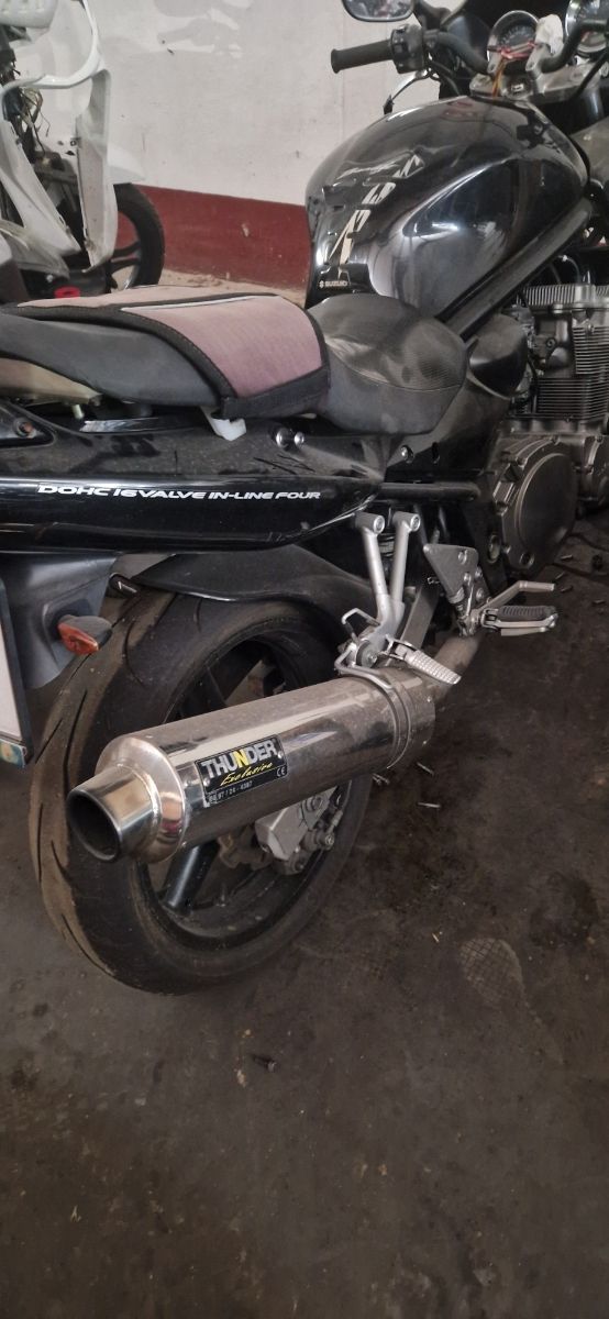 Escape Suzuki Bandit 600 Thunder