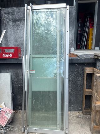 Puerta vidrio laboratorio