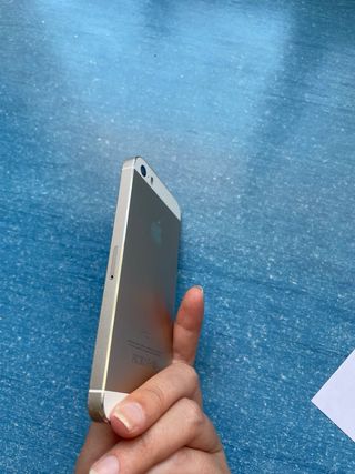 iPhone 5S silver de Segunda mano por 10 EUR en Los Dolores | Wallapop