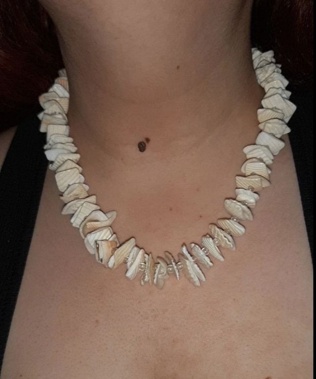 Collar con conchas - hecho a mano