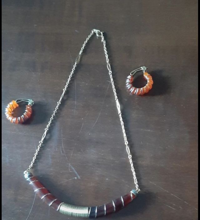 Collar y pendientes ámbar