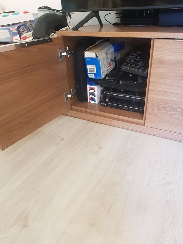 Mueble TV madera marrón