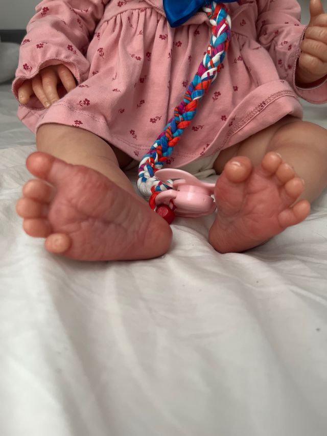 Bebé Reborn realista pintada a mano