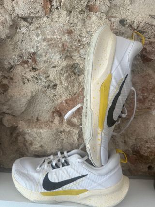 Zapatillas Nike Juniper Trail Blancas/Amarillas